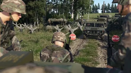 Arma-Reforger-Trupp, der in einem Conflict-Match auf einem Multiplayer-Server zusammen operiert