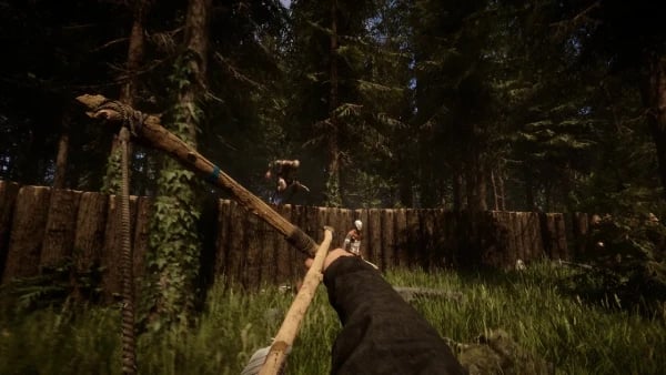 Sons of the Forest players defending their base together on a multiplayer server