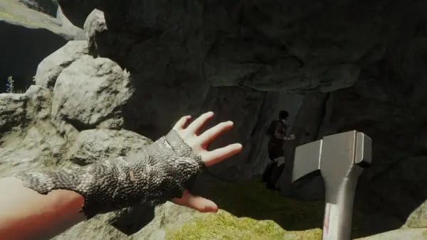 The Forest Spieler erkunden gemeinsam dunkle Höhlen auf einem Mehrspieler-Server